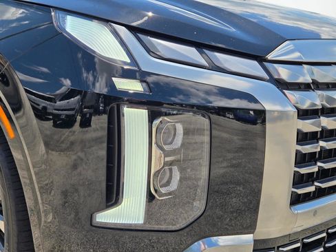 Used 2025 Hyundai Palisade Calligraphy FWD image 2