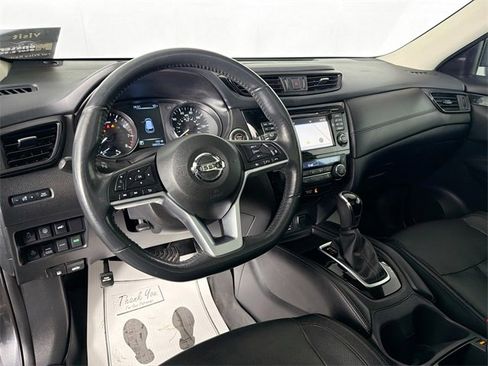 Used 2017 Nissan Rogue SL image 9