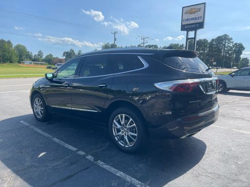 Used 2023 Buick Enclave Essence w/ Experience Buick Package FWD image 5