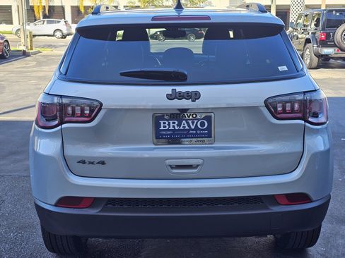 New 2026 Jeep Compass Latitude image 6