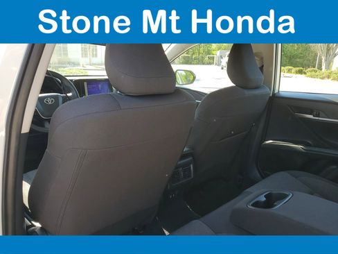 Used 2025 Toyota Camry LE FWD image 9