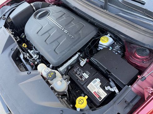 Used 2021 Jeep Cherokee Trailhawk AWD/4WD image 36