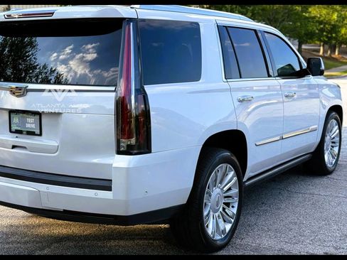 Used 2019 Cadillac Escalade Platinum image 22