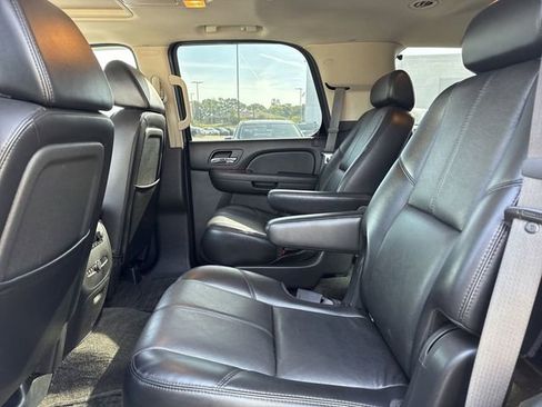 Used 2007 Chevrolet Tahoe LTZ w/ LTZ Preferred Equipment Group AWD/4WD image 9