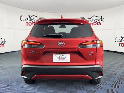 Used 2022 Toyota Corolla Cross XLE w/ Convenience Package image 7