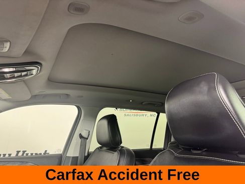 Used 2023 Jeep Grand Cherokee L Limited w/ Luxury Tech Group II image 3