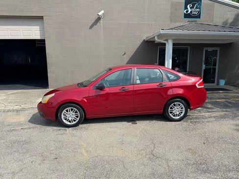 Used 2010 Ford Focus SE FWD image 8