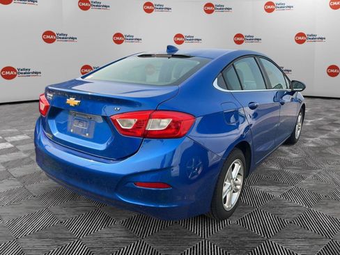 Used 2017 Chevrolet Cruze LT w/ Convenience Package FWD image 12