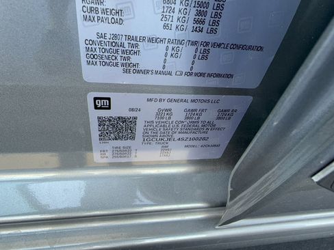 Used 2025 Chevrolet Silverado 1500 High Country AWD/4WD image 35