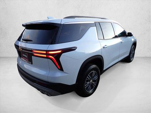 New 2026 Chevrolet Traverse LT image 4