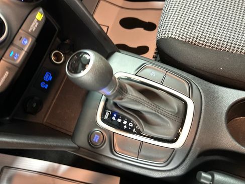 Used 2021 Hyundai Kona SE FWD image 18