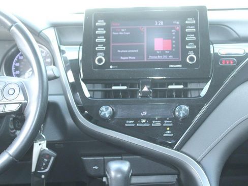 Certified 2021 Toyota Camry SE image 13