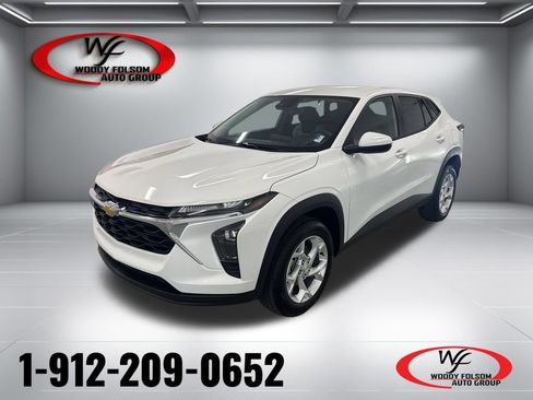New 2026 Chevrolet Trax LS w/ LS Convenience Package FWD image 1