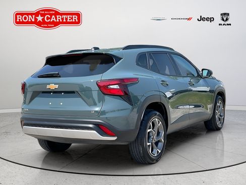 Used 2025 Chevrolet Trax LT FWD image 6