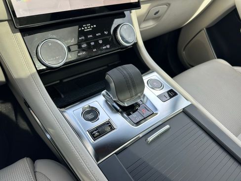 Used 2024 Jaguar F-PACE R-Dynamic S image 19