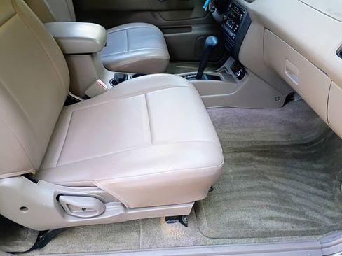 Used 2001 Nissan Frontier SE image 53