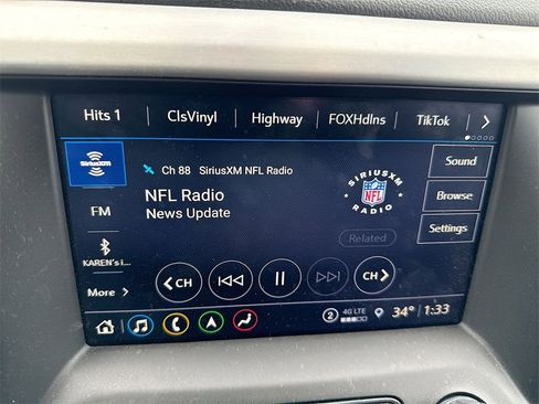 Used 2023 GMC Acadia SLT w/ Elevation Edition image 16