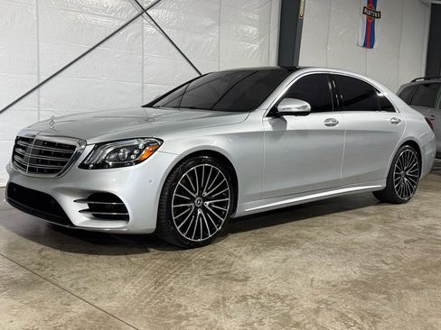 Used 2019 Mercedes-Benz S 560 Sedan image 3