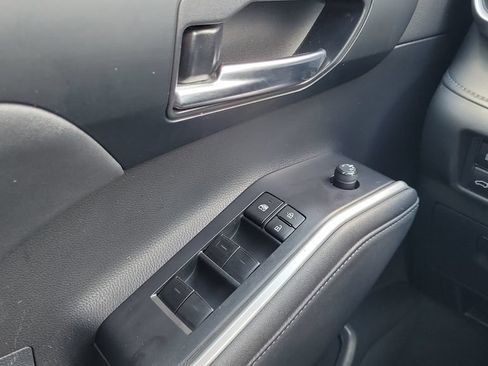 Used 2023 Toyota Highlander XLE FWD image 20
