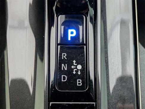 Used 2025 Toyota Crown XLE image 28