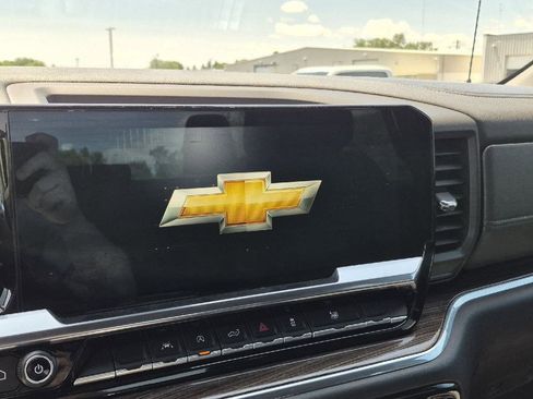 Used 2023 Chevrolet Silverado 1500 RST w/ Rally Edition AWD/4WD image 10