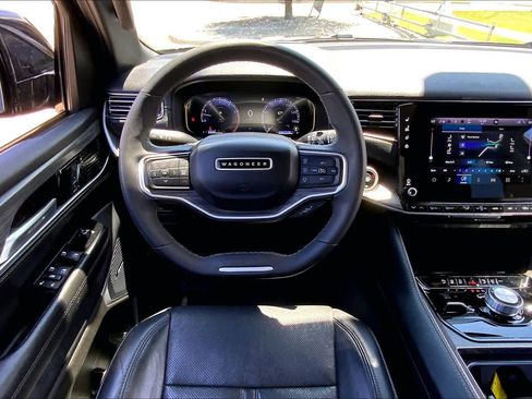 Used 2024 Jeep Wagoneer Series III AWD/4WD image 6