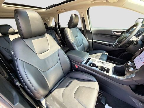 Used 2021 Ford Edge Titanium w/ Canadian Touring Package AWD/4WD image 32