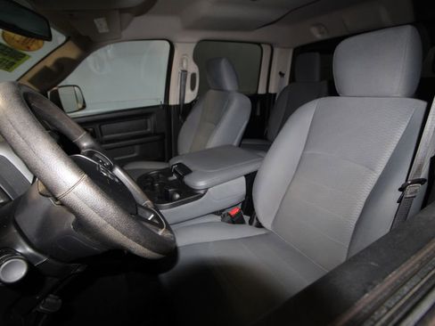 Used 2017 RAM 3500 Tradesman w/ Chrome Appearance Group image 4