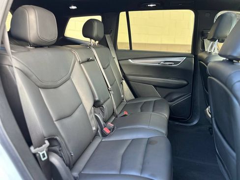 Used 2024 Cadillac XT6 Luxury w/ LPO, Floor Liner Package AWD/4WD image 18