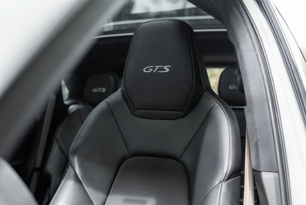 Used 2021 Porsche Cayenne GTS AWD/4WD image 53