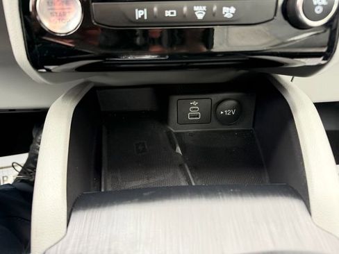 Used 2025 Ford Escape SE w/ PHEV Premium Package FWD image 25