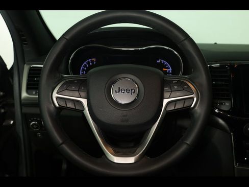 Used 2020 Jeep Grand Cherokee Laredo w/ 18" Wheel & 8.4" Radio Group image 23