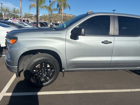 Used 2023 Chevrolet Silverado 1500 Custom image 4