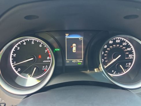 Used 2018 Toyota Camry SE w/ Audio Package FWD image 5