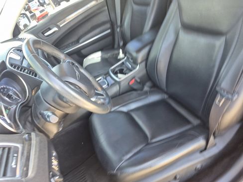 Used 2018 Chrysler 300 Touring L RWD image 16