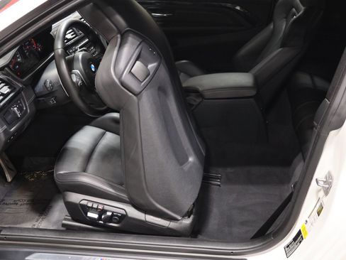 Used 2016 BMW M4 Coupe image 39