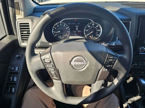 Used 2024 Nissan Frontier SV w/ Technology Package image 17