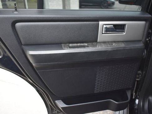 Used 2016 Ford Expedition Limited image 40