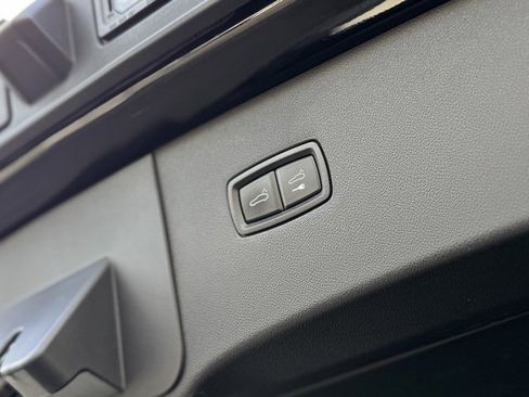 Certified 2022 Porsche Cayenne Coupe image 34