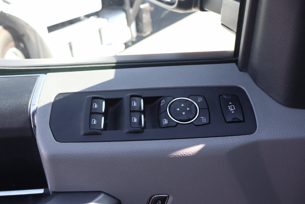 Used 2020 Ford F550 4x4 Crew Cab Super Duty w/ XLT Value Package image 22