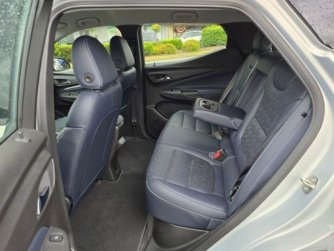 Used 2022 Chevrolet Bolt EUV Premier FWD image 16