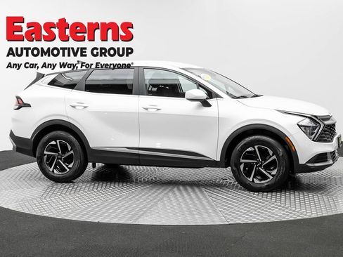 Used 2023 Kia Sportage LX AWD/4WD image 4
