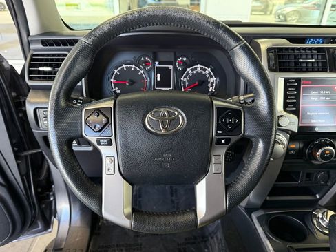 Used 2021 Toyota 4Runner SR5 AWD/4WD image 22