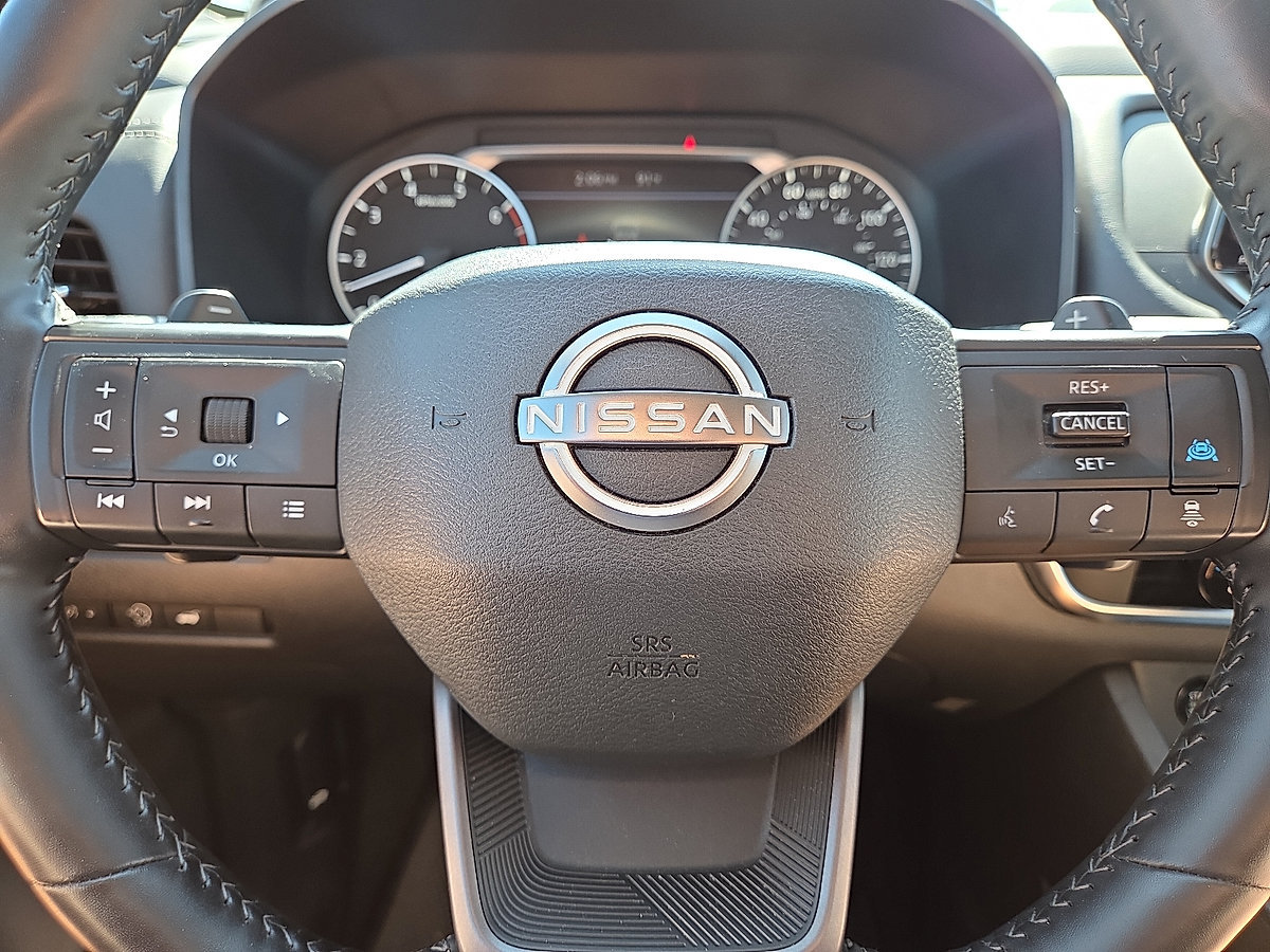 Used 2025 Nissan Rogue SV FWD image 30