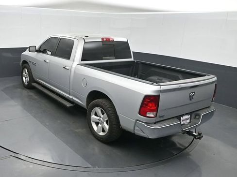 Used 2017 RAM 1500 Classic SLT AWD/4WD image 32