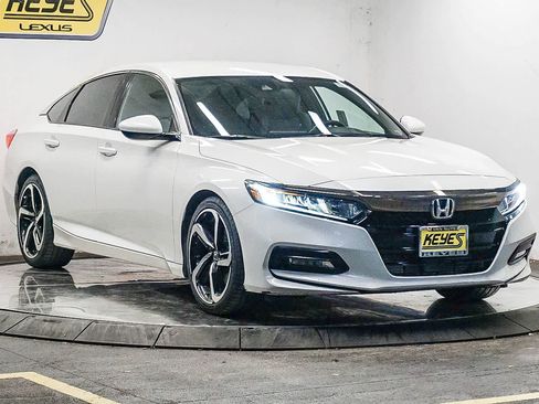 Used 2019 Honda Accord Sport image 5