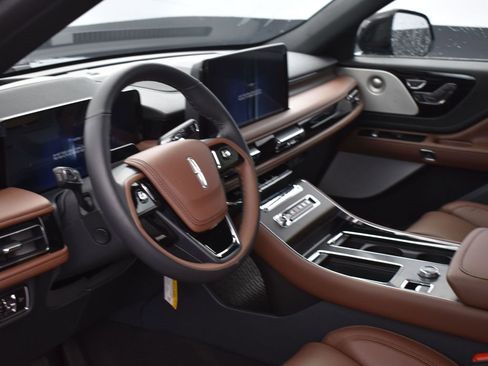 New 2026 Lincoln Aviator Reserve image 8