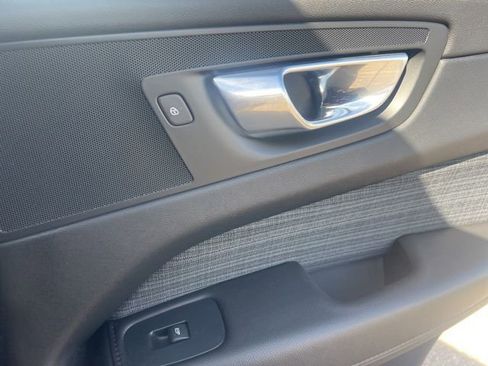 Used 2023 Volvo XC60 B5 Core w/ Climate Package image 25