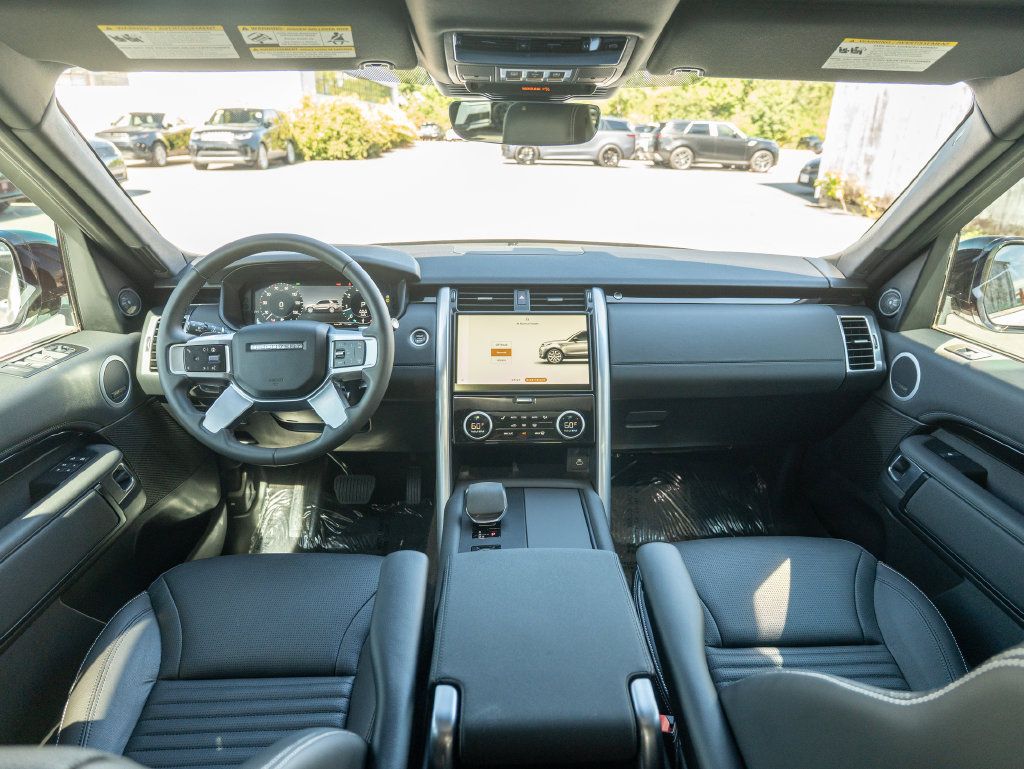 Used 2025 Land Rover Discovery S AWD/4WD image 18