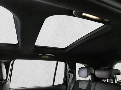 New 2026 Mercedes-Benz GLB 250 4MATIC image 21